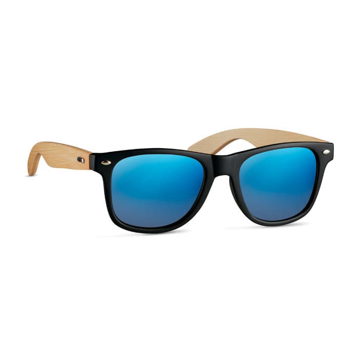 Lunettes de soleil en bambou.